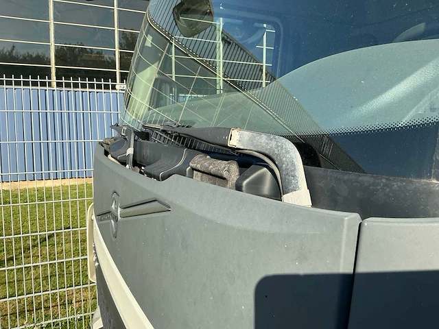 2015 volvo 250 vrachtwagen met gesloten opbouw - afbeelding 30 van  98