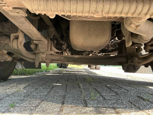 2015 volvo 250 vrachtwagen met gesloten opbouw - afbeelding 39 van  98
