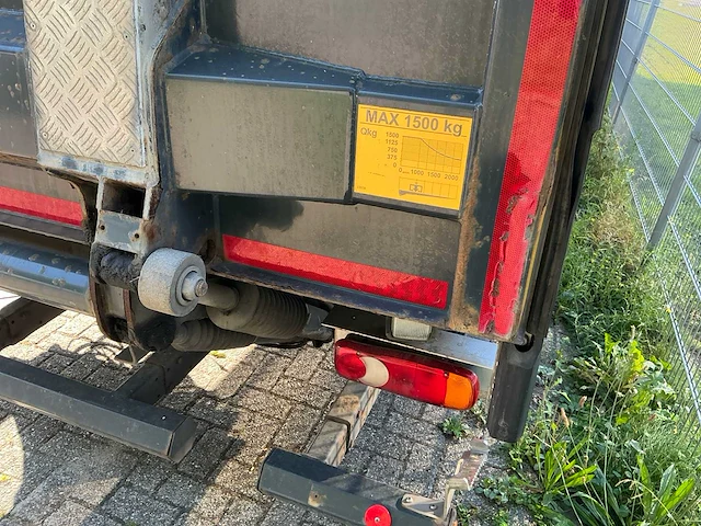 2015 volvo 250 vrachtwagen met gesloten opbouw - afbeelding 48 van  98