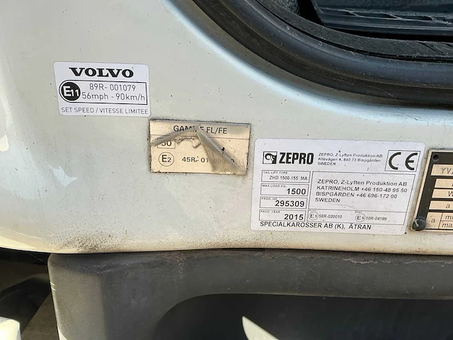 2015 volvo 250 vrachtwagen met gesloten opbouw - afbeelding 59 van  98