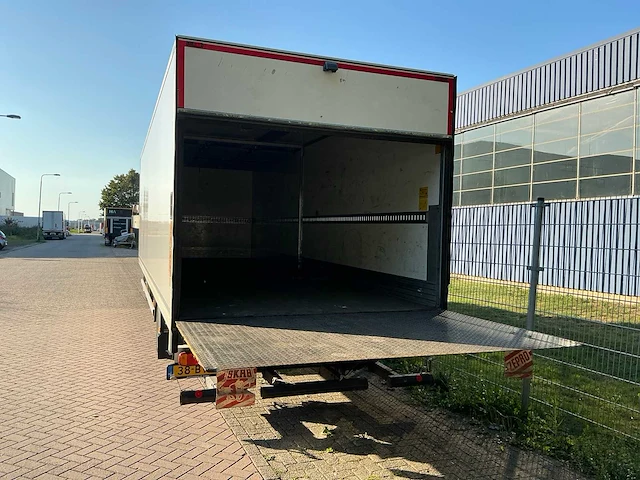 2015 volvo 250 vrachtwagen met gesloten opbouw - afbeelding 73 van  98