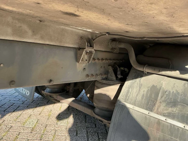 2015 volvo 250 vrachtwagen met gesloten opbouw - afbeelding 80 van  98