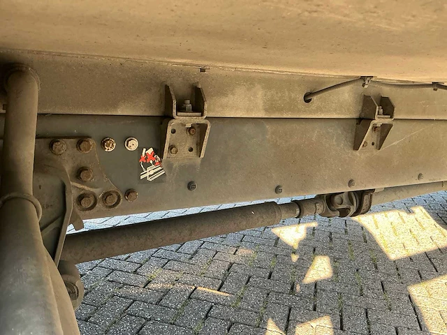 2015 volvo 250 vrachtwagen met gesloten opbouw - afbeelding 83 van  98