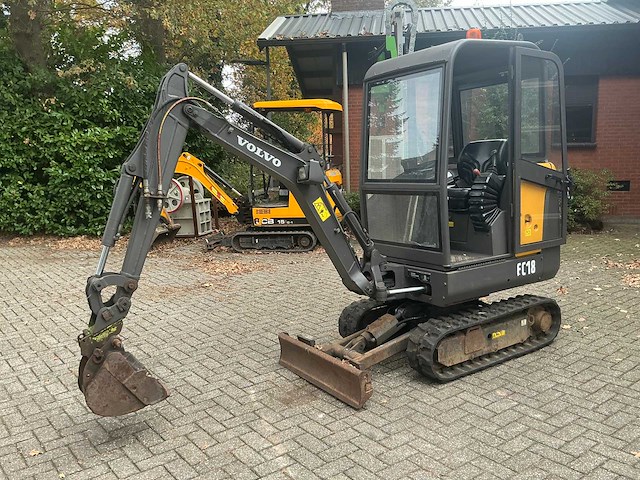 2015 volvo ec-18d minigraafmachine - afbeelding 1 van  26