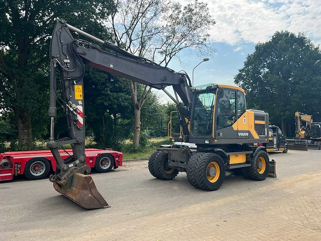 2015 volvo ew160e banden graafmachine - afbeelding 1 van  17