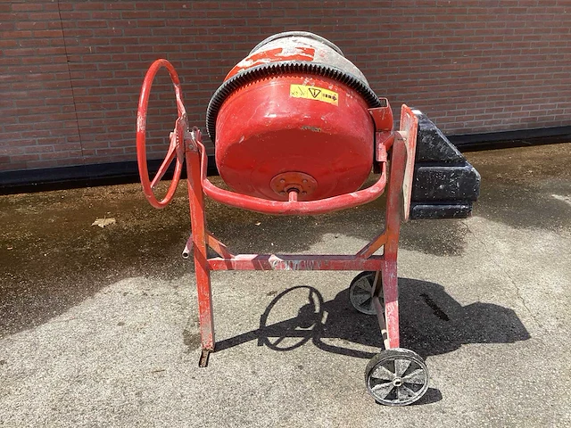 2016 atika m 130 e betonmolen - afbeelding 1 van  2