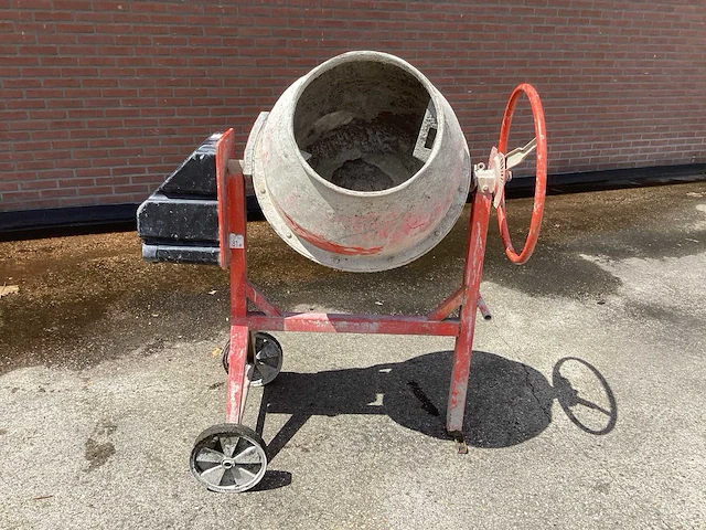 2016 atika m 130 e betonmolen - afbeelding 2 van  2