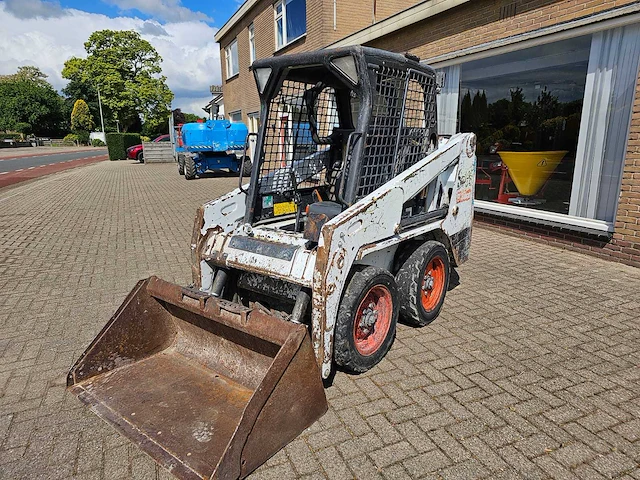 2016 bobcat s100 skidsteer - afbeelding 1 van  12