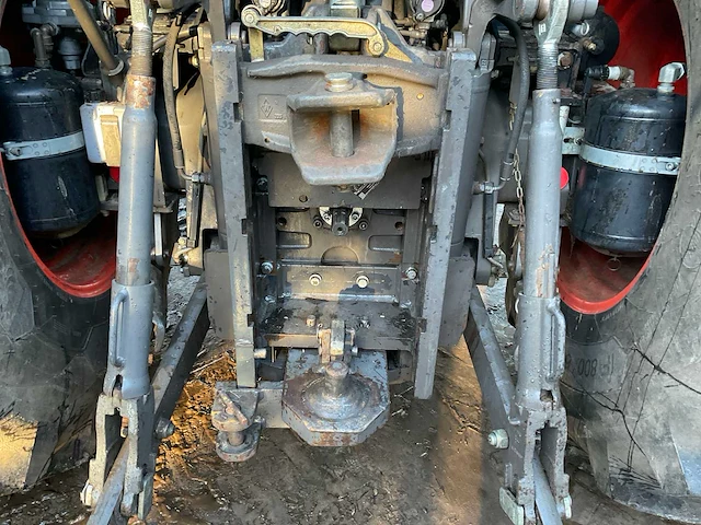 2016 claas 640 arion vierwielaangedreven landbouwtractor - afbeelding 2 van  37