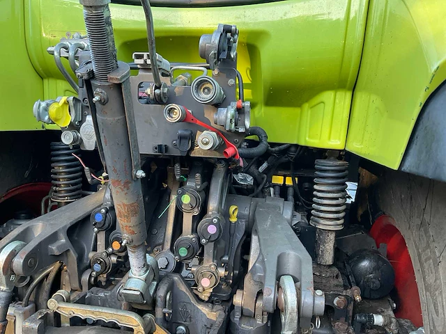 2016 claas 640 arion vierwielaangedreven landbouwtractor - afbeelding 3 van  37