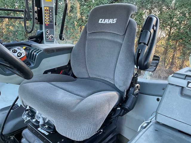 2016 claas 640 arion vierwielaangedreven landbouwtractor - afbeelding 18 van  37
