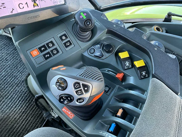 2016 claas 640 arion vierwielaangedreven landbouwtractor - afbeelding 20 van  37