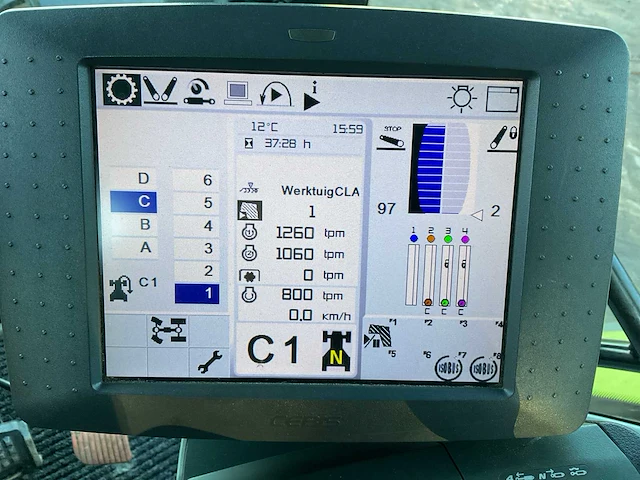 2016 claas 640 arion vierwielaangedreven landbouwtractor - afbeelding 21 van  37