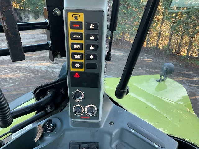 2016 claas 640 arion vierwielaangedreven landbouwtractor - afbeelding 26 van  37