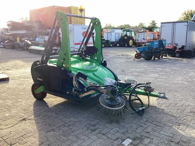 2016 cochet city clean zelfrijdende veegmachine - afbeelding 10 van  17