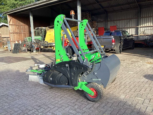 2016 cochet city clean zelfrijdende veegmachine - afbeelding 12 van  17