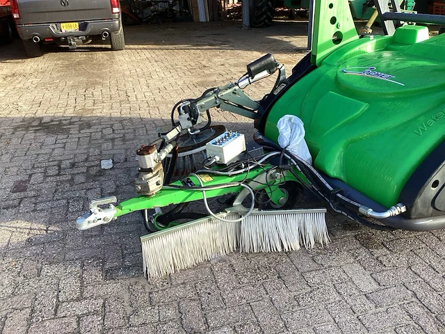 2016 cochet city clean zelfrijdende veegmachine - afbeelding 15 van  17