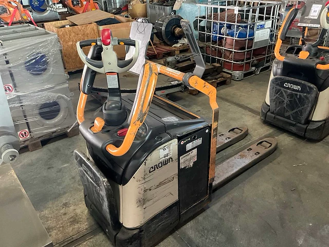2016 crown wt 3040 stapelaar - afbeelding 2 van  8