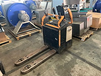 2016 crown wt 3040 stapelaar - afbeelding 1 van  9