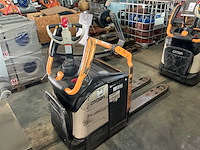 2016 crown wt 3040 stapelaar - afbeelding 2 van  9