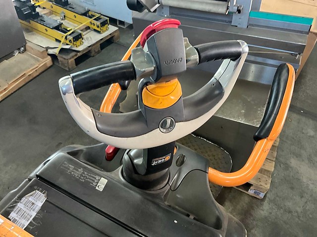 2016 crown wt 3040 stapelaar - afbeelding 6 van  9