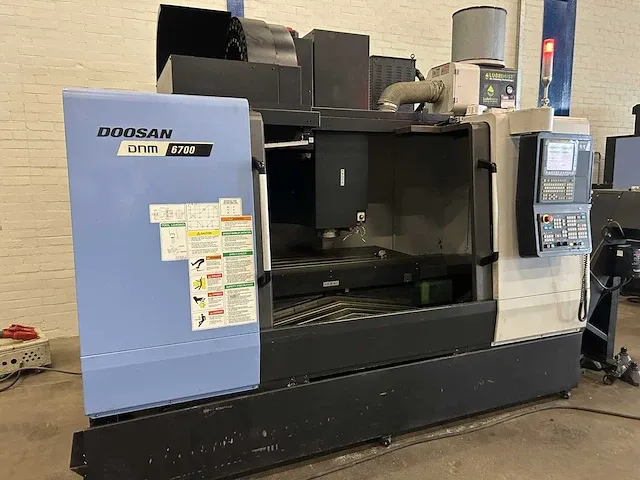 2016 doosan dnm 6700 cnc bewerkingscentrum - afbeelding 1 van  17