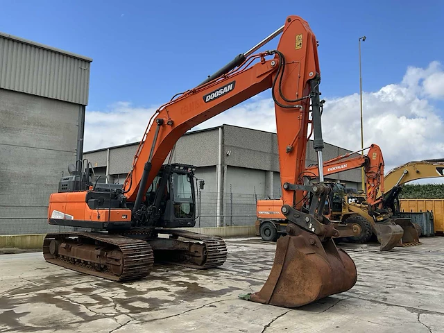 2016 doosan dx300lc rupsgraafmachine - afbeelding 12 van  48