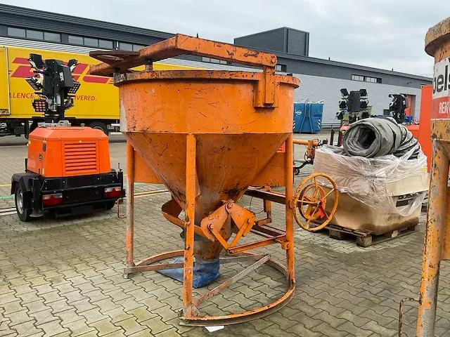 2016 eichinger 1016h.12 betonkubel - afbeelding 8 van  10