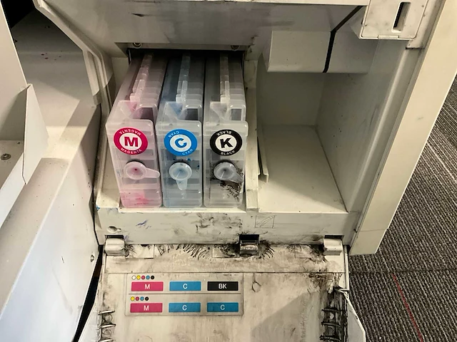 2016 epson sc-f2000 dtg/dtf textiel printer - afbeelding 2 van  17