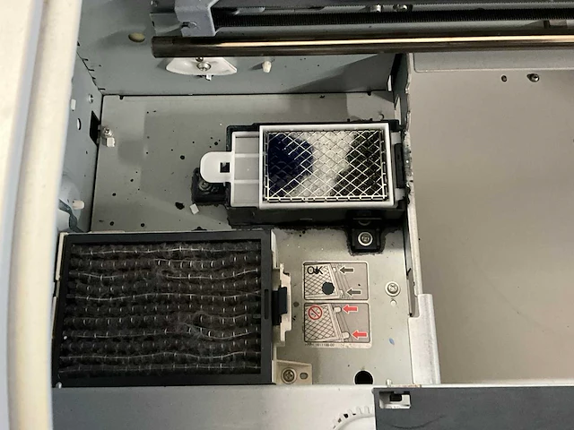 2016 epson sc-f2000 dtg/dtf textiel printer - afbeelding 17 van  17