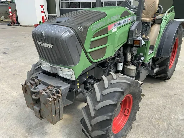 2016 fendt 209v smalspoor- en compacttractor - afbeelding 11 van  32