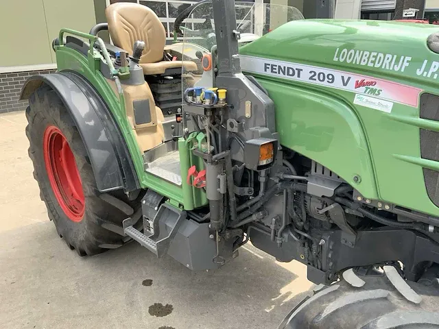 2016 fendt 209v smalspoor- en compacttractor - afbeelding 18 van  32