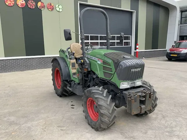 2016 fendt 209v smalspoor- en compacttractor - afbeelding 12 van  32