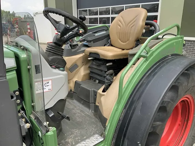 2016 fendt 209v smalspoor- en compacttractor - afbeelding 31 van  32