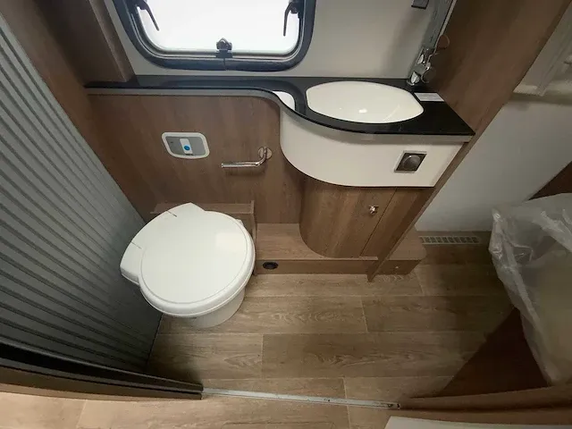 2016 fiat dethleffs esprit t7150dbt-2 camper demo 108km. - afbeelding 26 van  92