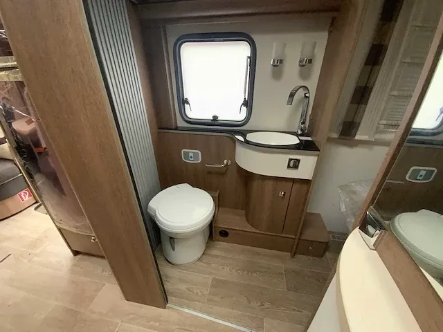 2016 fiat dethleffs esprit t7150dbt-2 camper demo 108km. - afbeelding 29 van  92