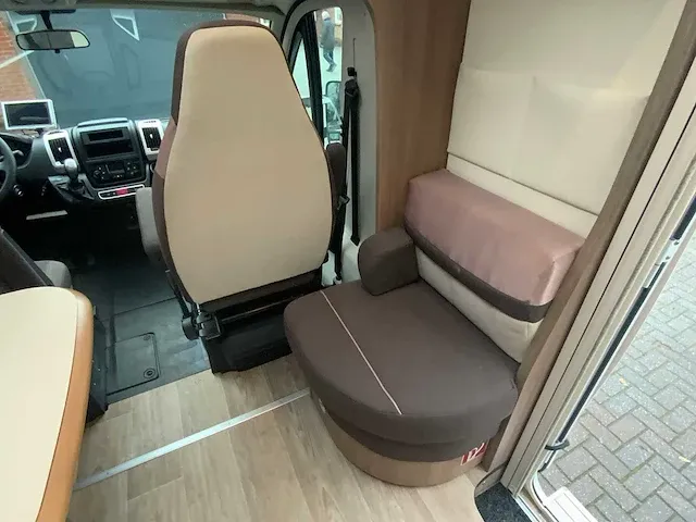 2016 fiat dethleffs esprit t7150dbt-2 camper demo 108km. - afbeelding 49 van  92