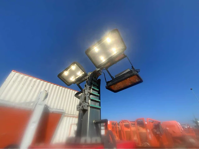2016 ital tower basetower hydro led 4x300w stationaire lichtmast - afbeelding 6 van  14