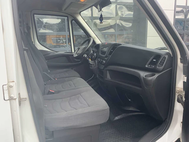 2016 iveco 35.s12 7-persoons bedrijfswagen - afbeelding 25 van  39