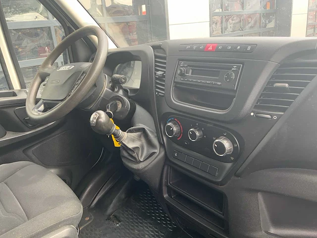 2016 iveco 35.s12 7-persoons bedrijfswagen - afbeelding 27 van  39