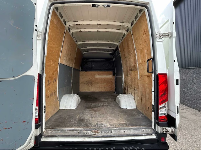 2016 iveco daily 35c15v 3.0 352 bedrijfswagen - afbeelding 4 van  36