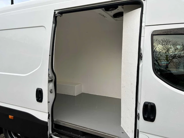 2016 iveco daily 40c18 bedrijfswagen/koelwagen - afbeelding 6 van  10