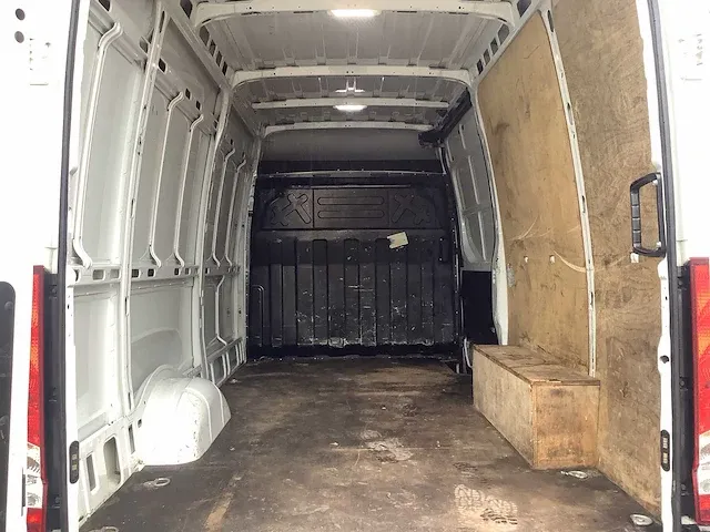 2016 iveco daily bedrijfswagen - afbeelding 17 van  18