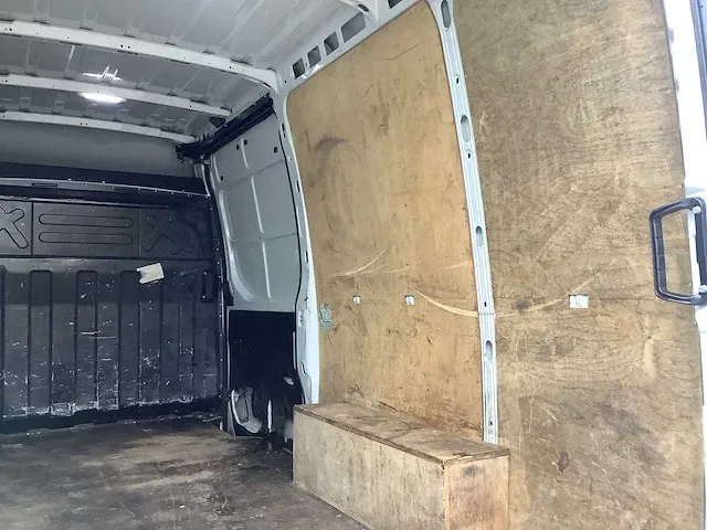 2016 iveco daily bedrijfswagen - afbeelding 18 van  18