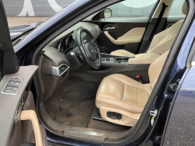 2016 jaguar f-pace 2.0d awd personenauto - afbeelding 15 van  34