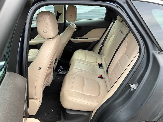 2016 jaguar f-pace 2.0d awd personenauto - afbeelding 25 van  34