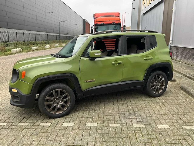 2016 jeep renegade latitude personenauto - afbeelding 12 van  36