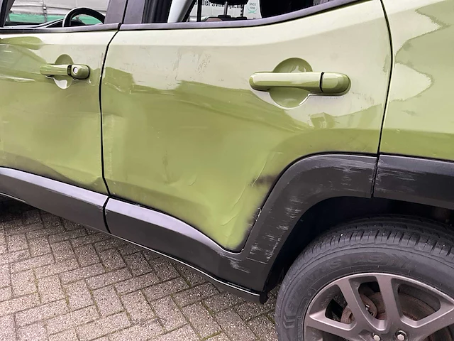 2016 jeep renegade latitude personenauto - afbeelding 26 van  36