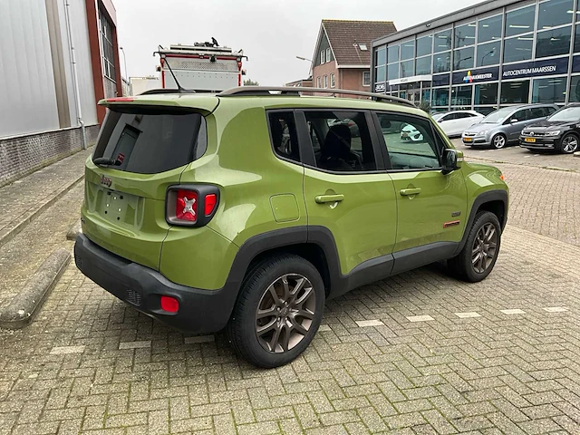 2016 jeep renegade latitude personenauto - afbeelding 33 van  36