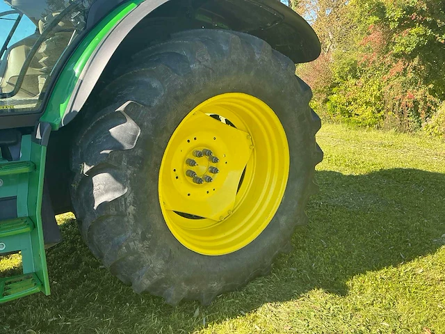 2016 john deere 6110r vierwielaangedreven landbouwtractor - afbeelding 2 van  39